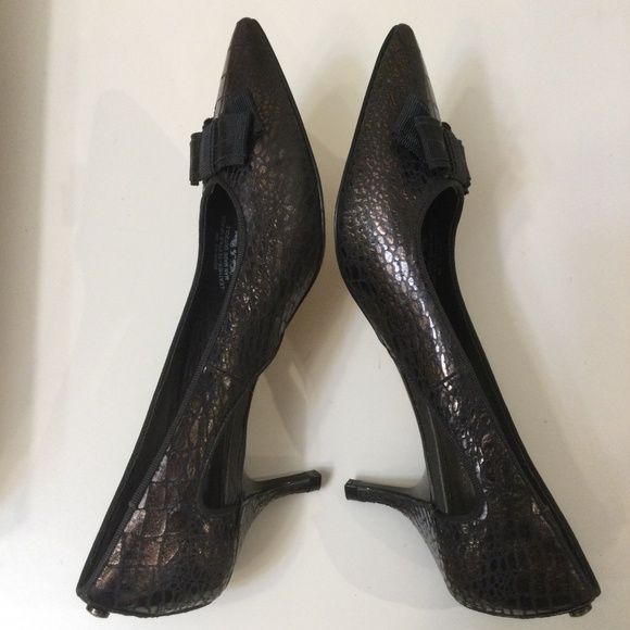 Donald Pliner Dova  Cutout Bow Kitten Heel Pump Croc Embossed Bronze Shoes 8 M - Picture 14 of 16